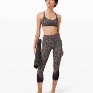 Lululemon Wunder Under Scalloped Hem high Rise crop 23' Size 10